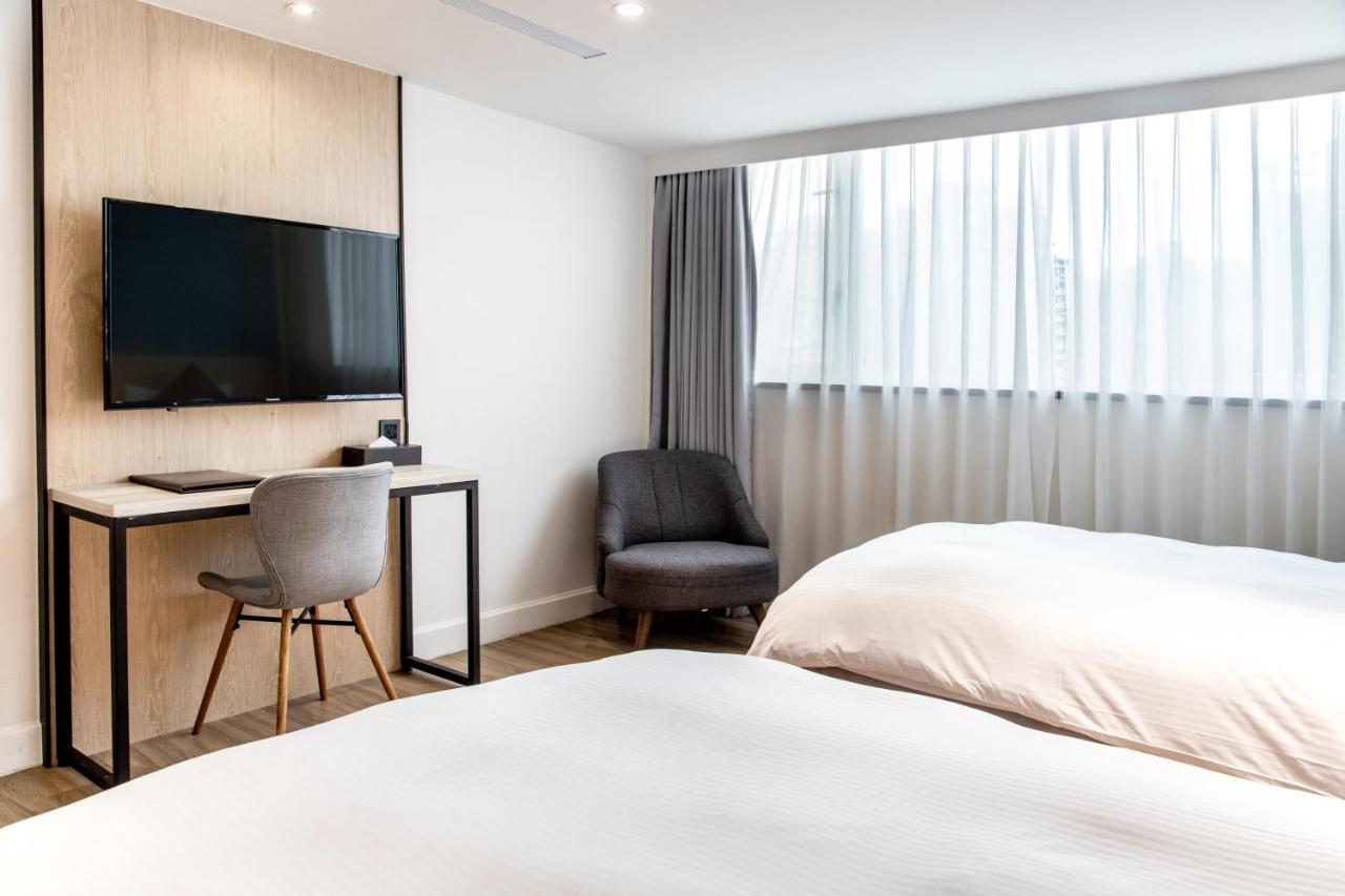 Hub Hotel Zhongli Таоюань Екстер'єр фото